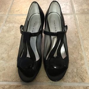 Tahari shoes